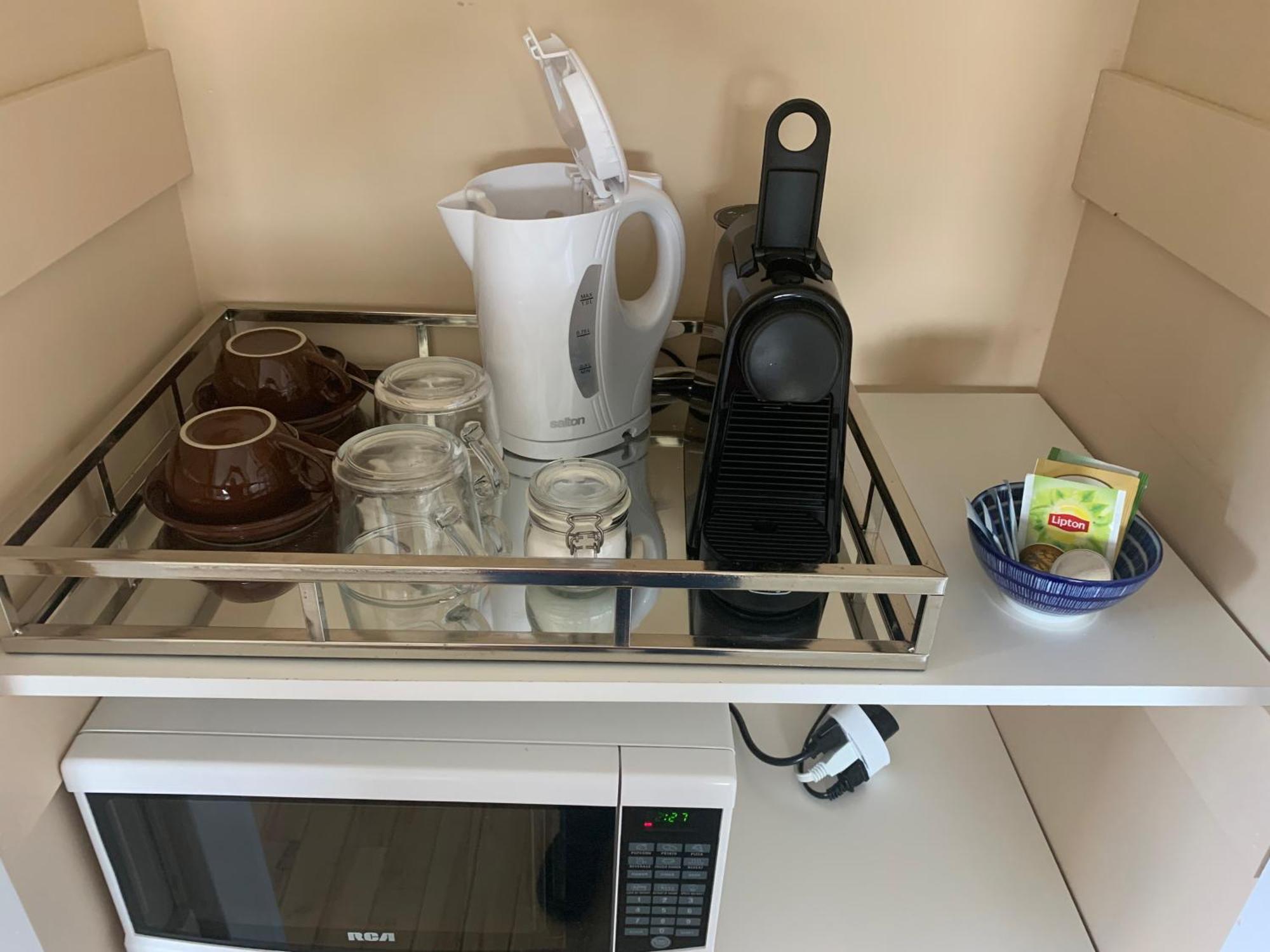 Salish B&B And Spa Вест-Келоуна Экстерьер фото